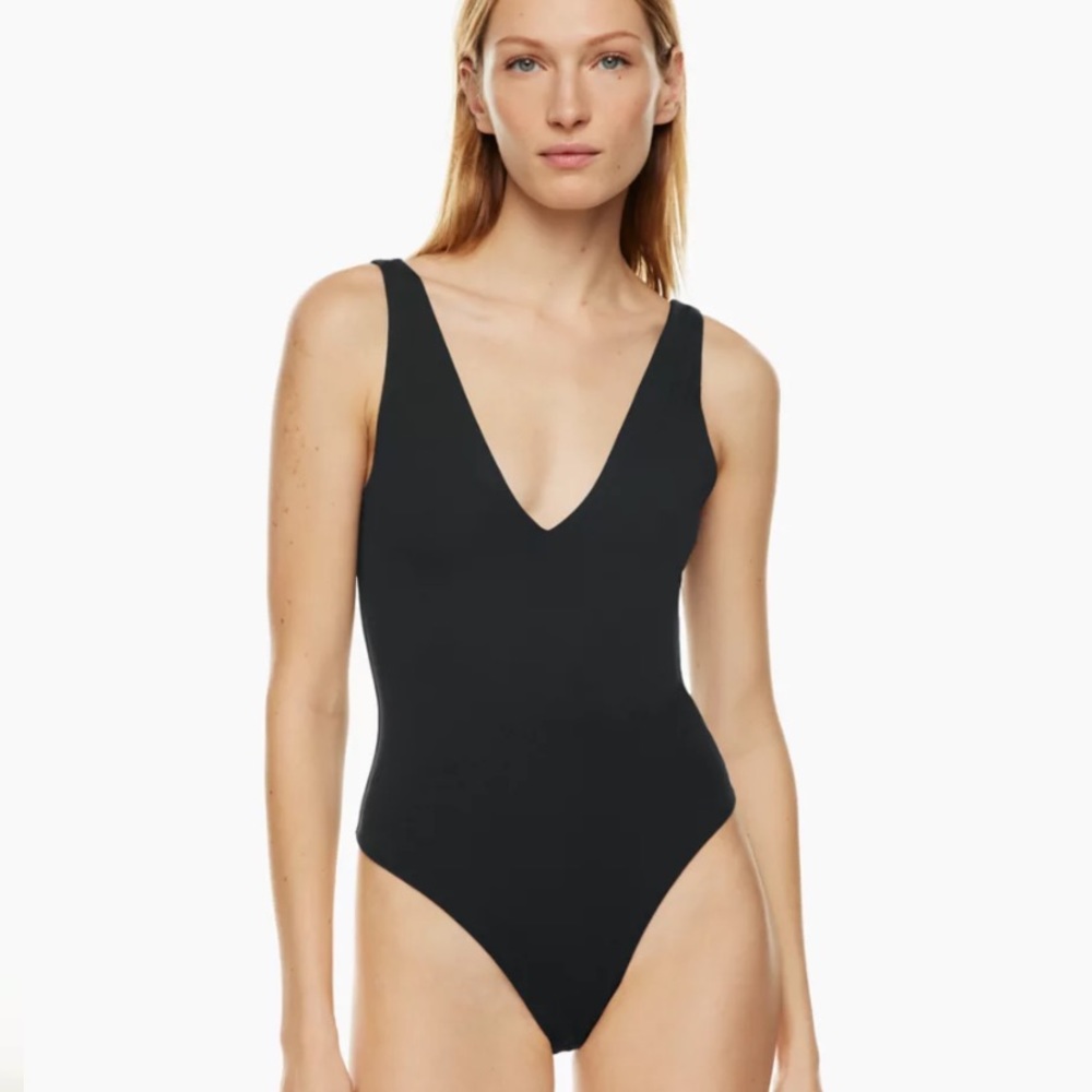 Babaton Contour V-Neck Bodysuit - Black